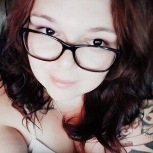 HULLO! I'm Griss! I have a few things i'd love to find a new home for!